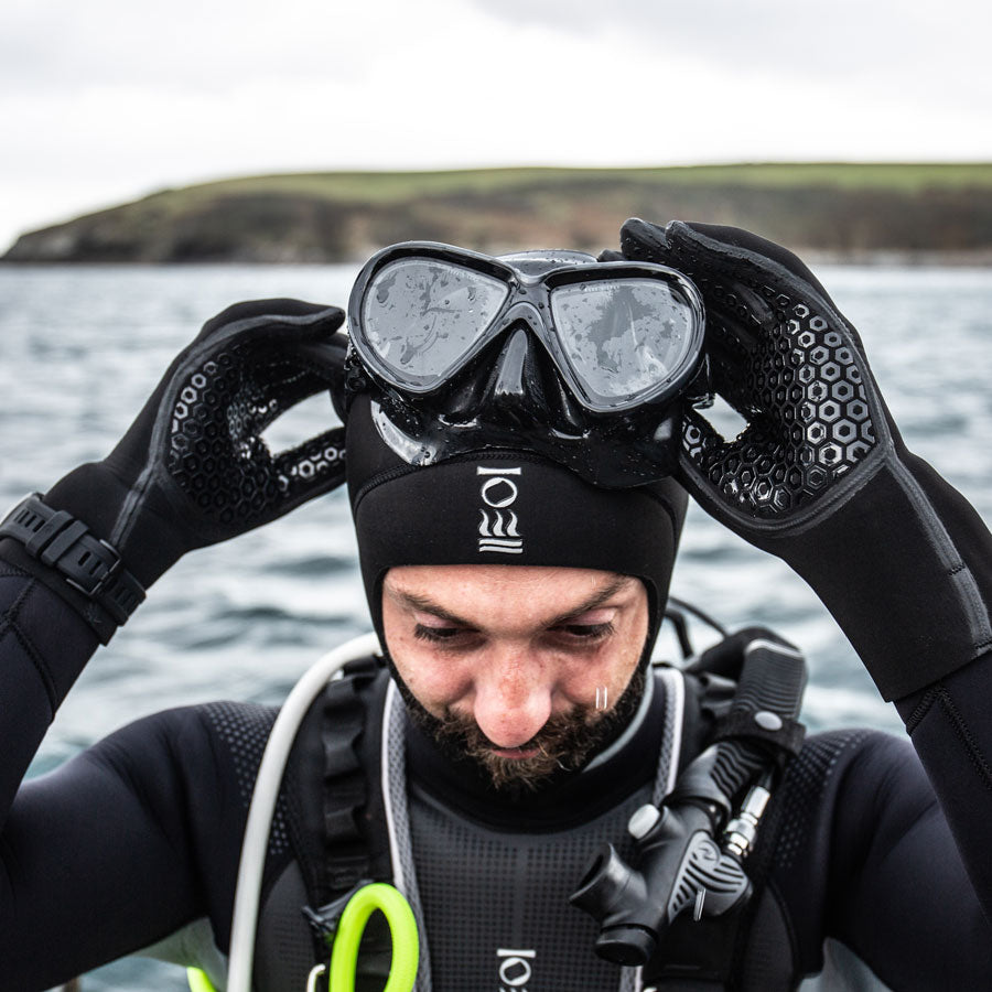 FOURTH ELEMENT 3MM NEOPRENE GLOVES